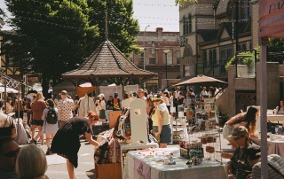 Cream Bazaar